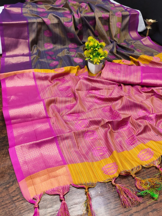 Banarasi silk saree uploaded by Luga Creation on 6/12/2022