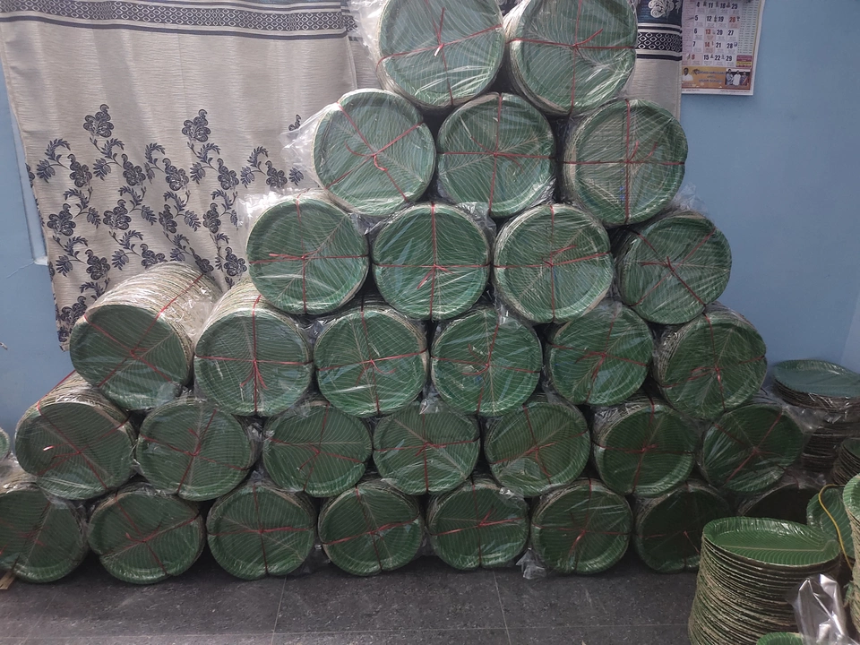 11+1 Green Buffet Paper plates uploaded by Sri Balaji Enterprises on 6/13/2022