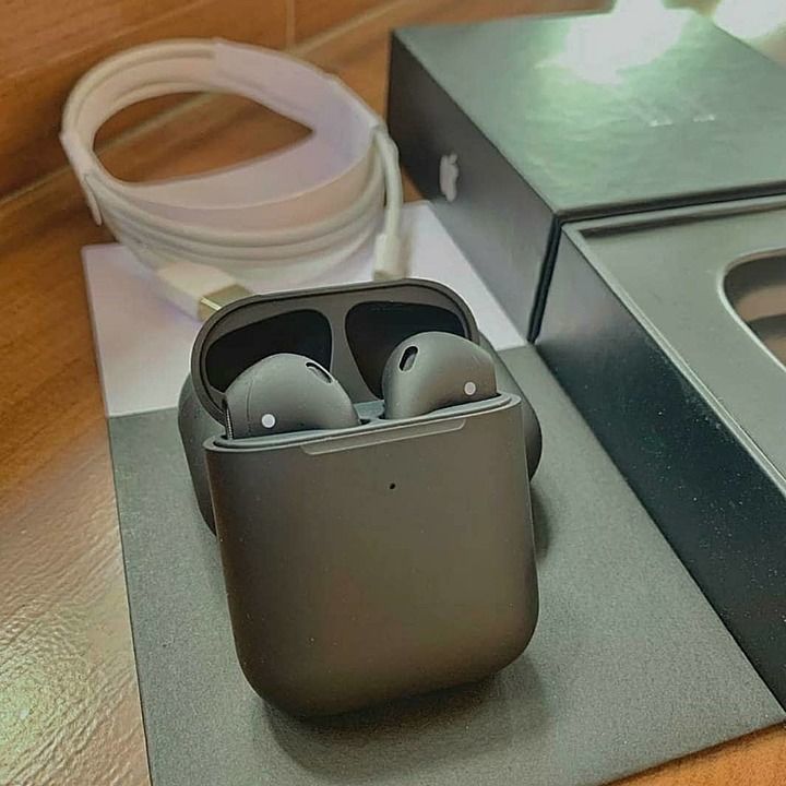 Apple earpods 2 uploaded by business on 11/2/2020