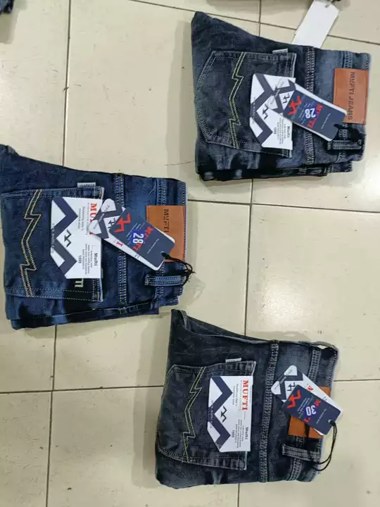 Only 3200 ki 5 jeans 👖😍😍😍😍 uploaded by Nishi clothes on 6/17/2022