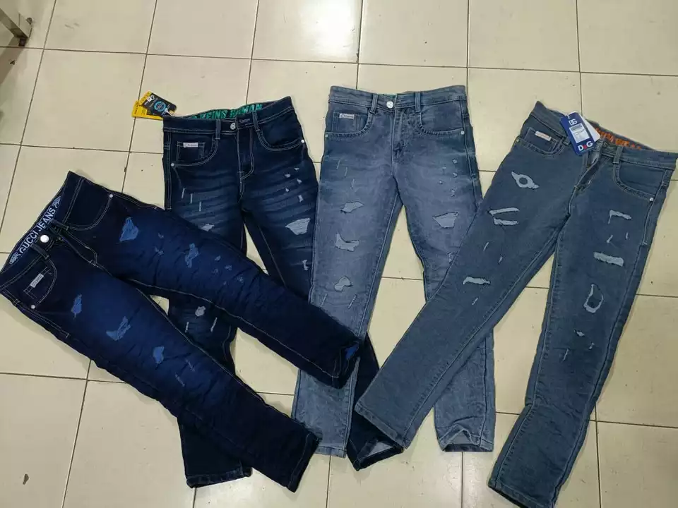 Only 3200 ki 5 jeans 👖😍😍😍😍 uploaded by Nishi clothes on 6/17/2022