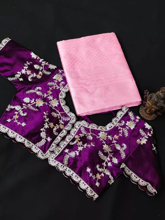 Product image with price: Rs. 899, ID: saree-752ebe0a