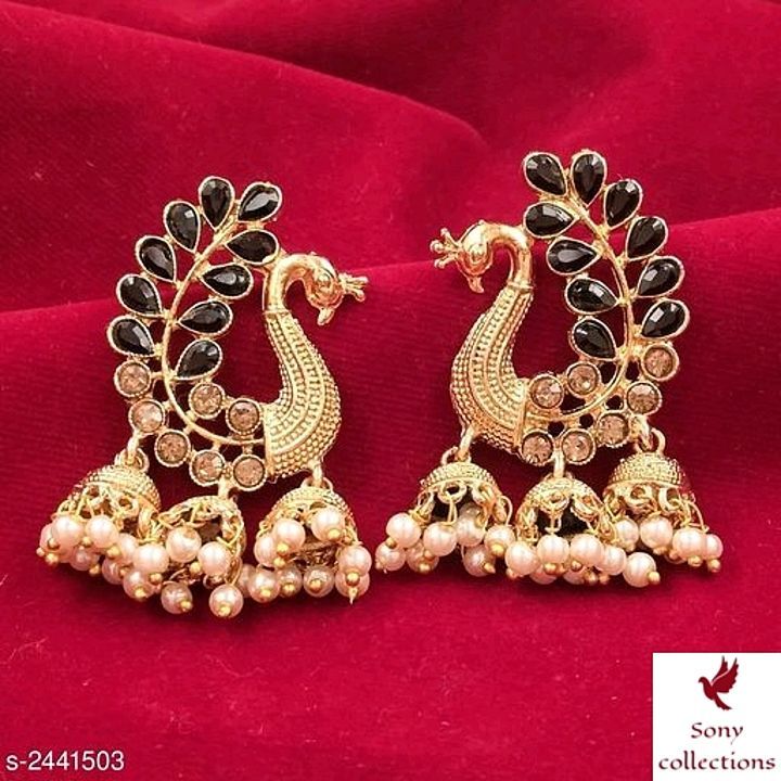 Feminine Beautiful Fancy Earring

Material: Alloy
Size: Free Size
Description: It Has 1 Pair Of Earr uploaded by Sony collections on 11/3/2020