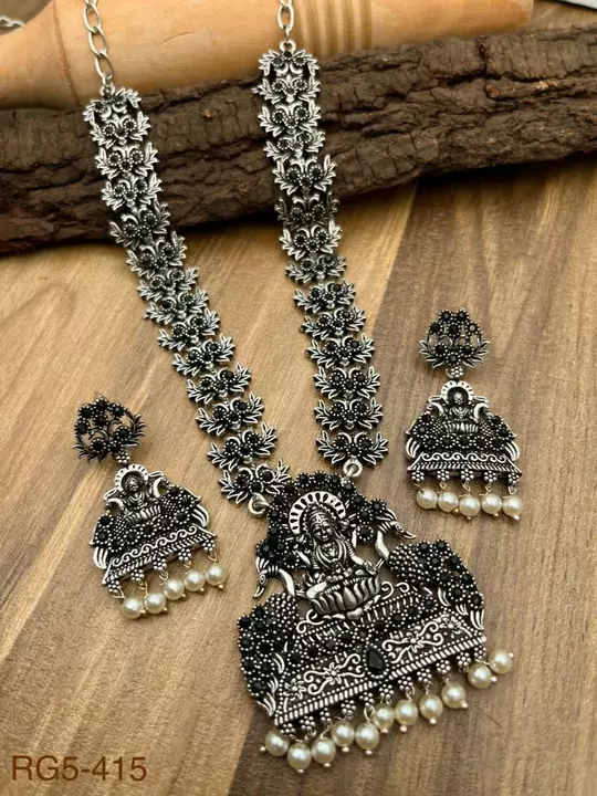 Jewellery set uploaded by business on 6/18/2022
