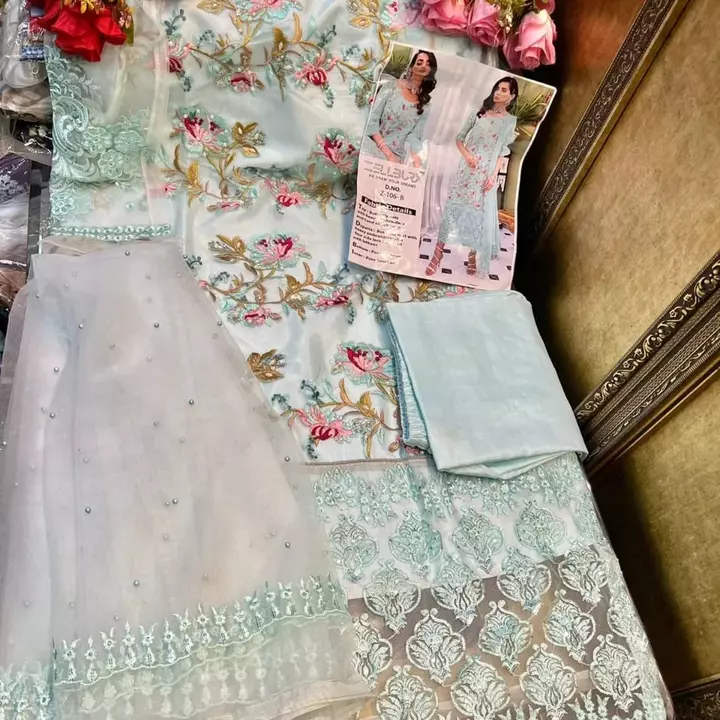 Product uploaded by Pakistani Indian dresses rinaz on 6/18/2022