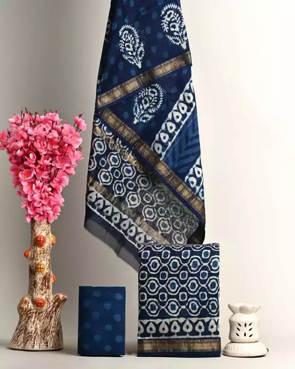 Post image Exclusive New Hand block printed Maheshwari Silk zari border Suits Pieces👌👌

Top nd dupttas Maheshwari silk (2.50×2 mtrs)
Dupatta width 44
Bottom cotton (2.50 mtrs)

Price 1750 WhatsApp 9782286445