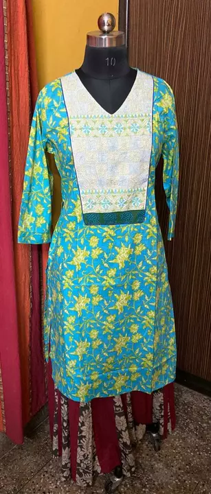 Product image of Pure cotton and khadi mix n match hand embroidery kurti, price: Rs. 850, ID: pure-cotton-and-khadi-mix-n-match-hand-embroidery-kurti-615a999e