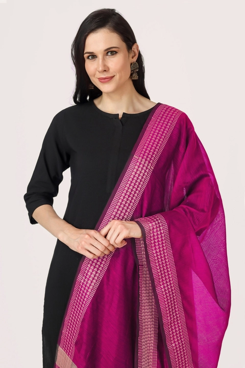Pink dupatta with striped border uploaded by Vintage Wear on 6/23/2022