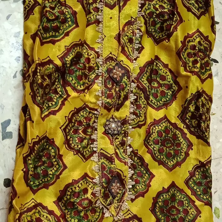 Post image I want 1-10 pieces of I need to kurti and dress material supplier Bhavnagar please dm me.