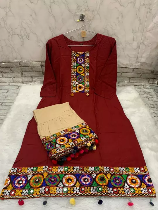Post image *New stylish kurti skirt set with beautiful youg work*
*Kurti length - 40**Skirt length - 38*
 *Rate* - *650*  *free ship*
 *Size*M L Xl XXL ,XXXL*       *(38 40 42 44) only* 
 *Limited stock*
*COD AVAILABLE HERE 😍**Only 25rs extra on per piece 🪄🪄*