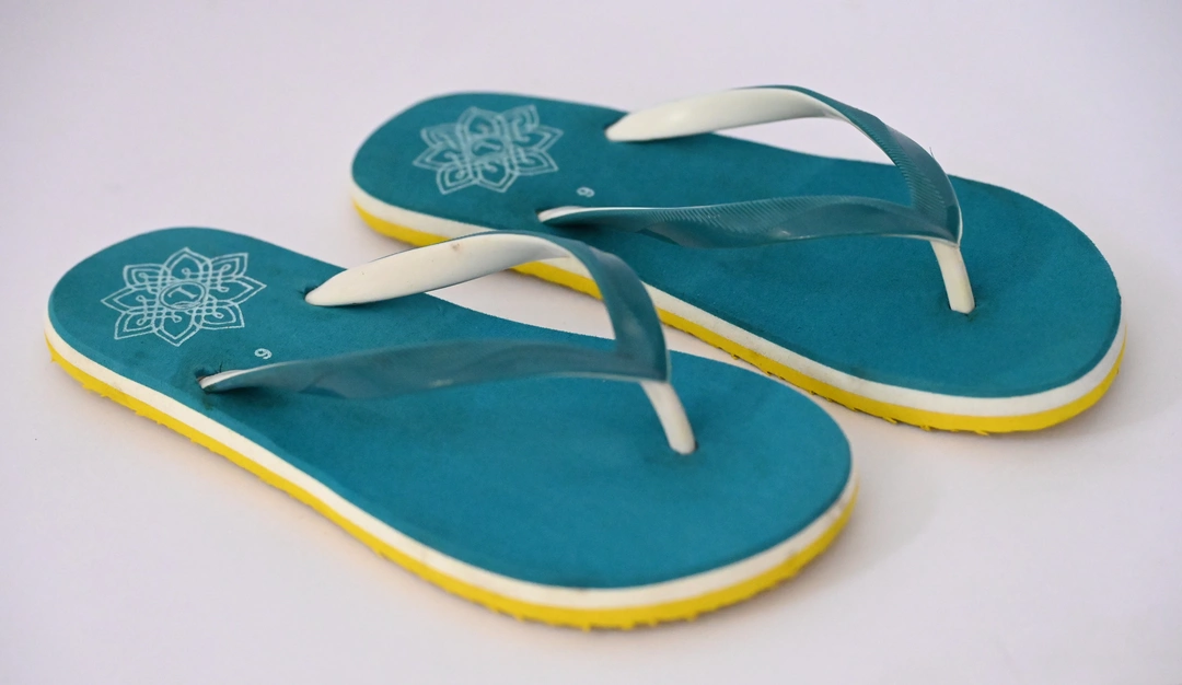 Women's fabrication slipper  uploaded by business on 6/26/2022