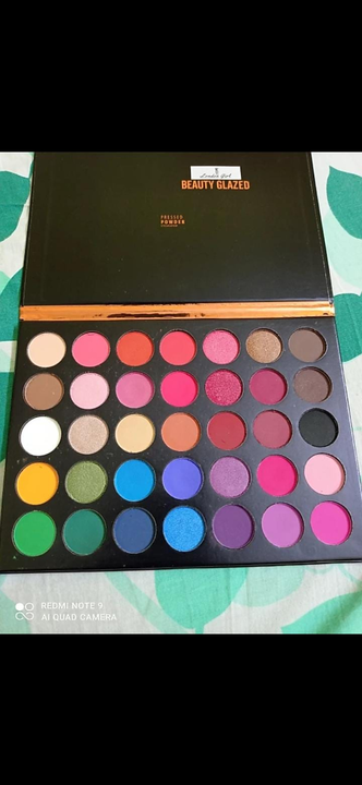 Eyeshadow pallete uploaded by business on 6/27/2022