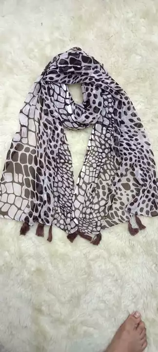 Scarf uploaded by Sadh on 6/27/2022