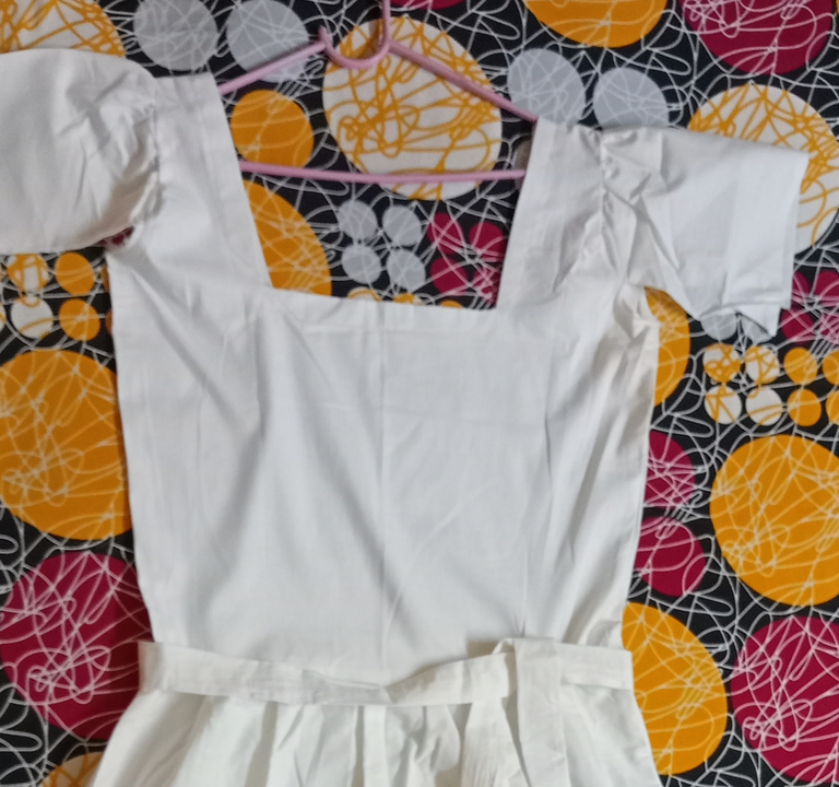 Cotton White midi dress uploaded by chubbycheeks.dimplechin on 6/28/2022