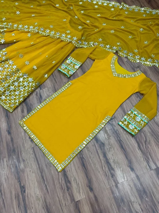 Product image of Anarkali gown, price: Rs. 1250, ID: anarkali-gown-a716c450