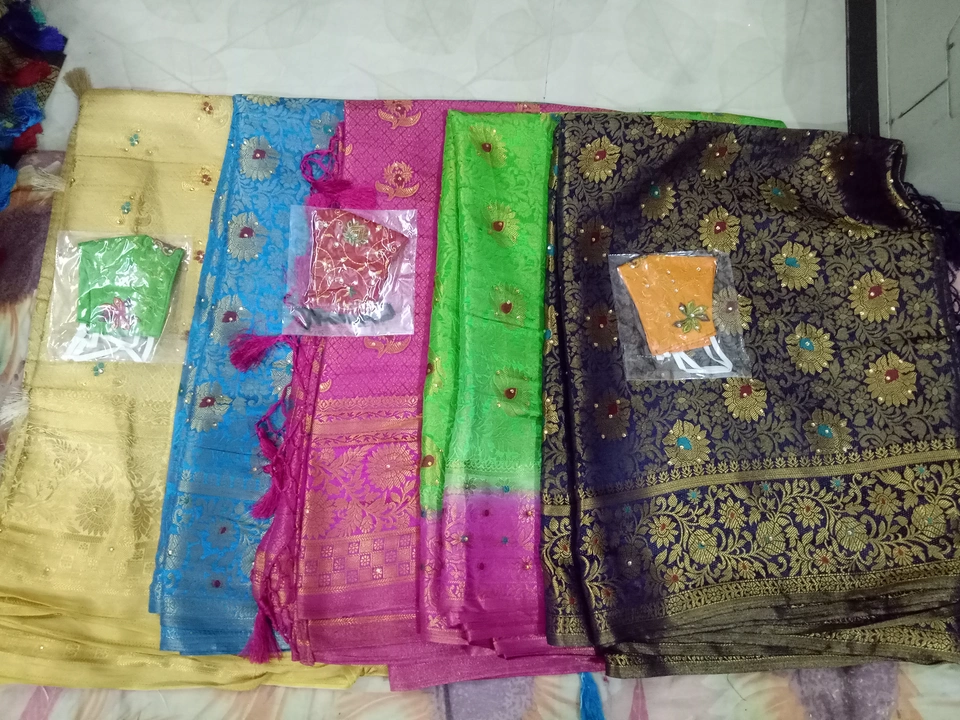 Blatan Tanchoi Mina uploaded by Sarees on 6/29/2022