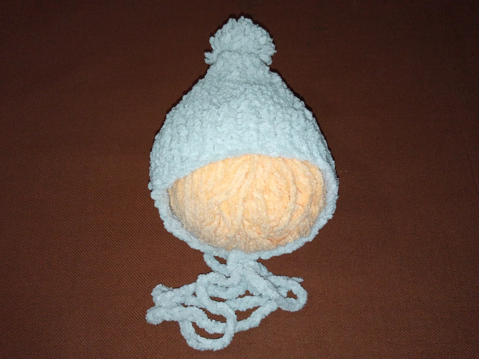 Product image with price: Rs. 480, ID: pompom-bonnet-98a13cdb