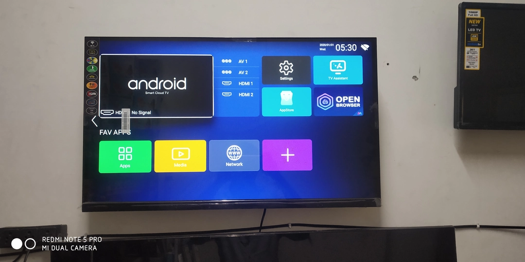 Product image with price: Rs. 8250, ID: smart-android-tv-e3f82461
