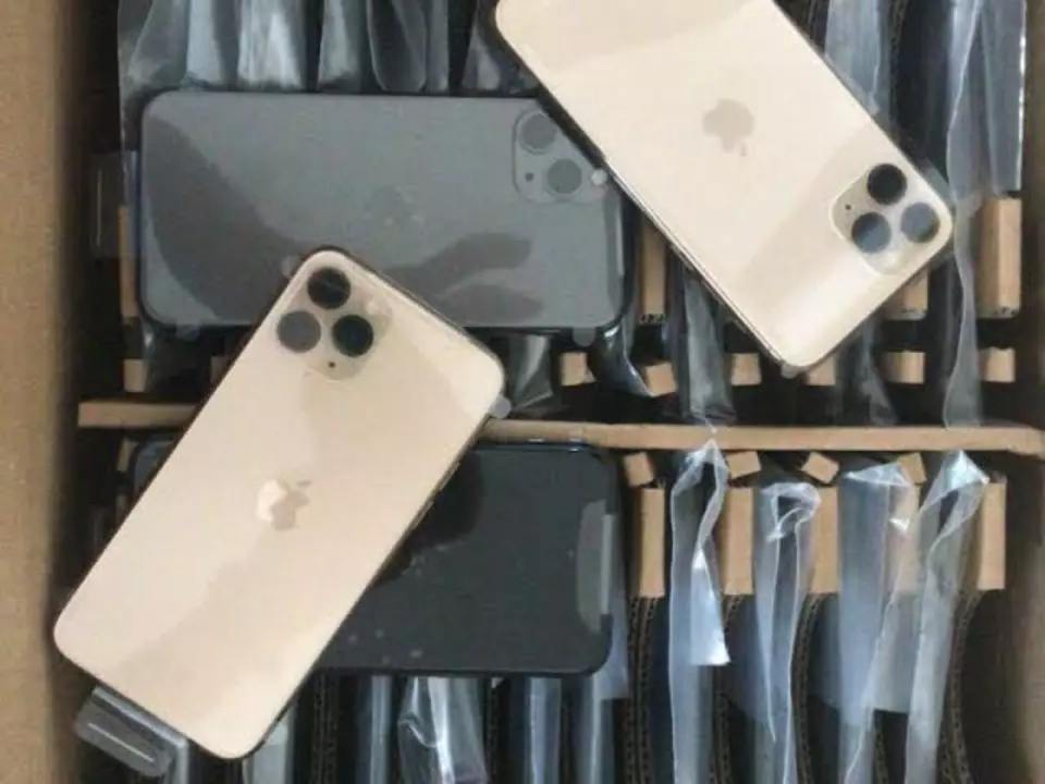 Used Iphones Kits in Bulk. used out of warranty uploaded by business on 7/3/2022