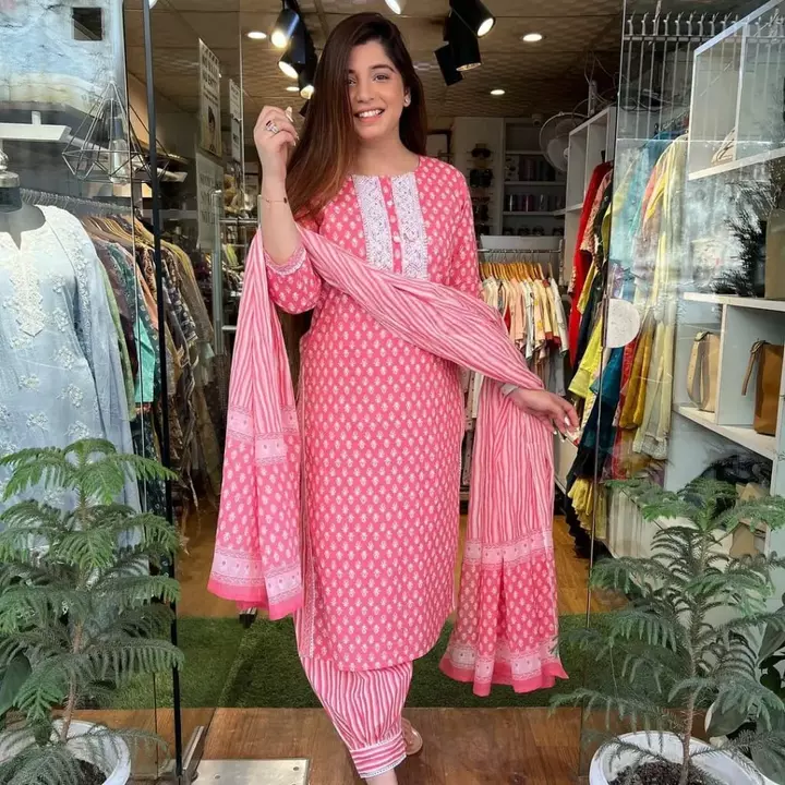 Post image *GOOD QUALITY 👗 FABRICS*
🧶 *Fabric - pure cotton* 
👗 *Type -  kurti afgani style pant dupatta* 🧵 *Work - print and sequence embroidery work and lace*
📏 *Size - 38 to 44*

*Same day dispatch*