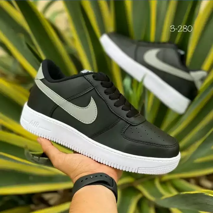 Nike man shoe uploaded by siddha store on 7/5/2022