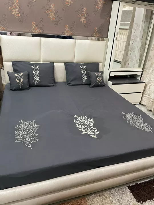 5 ps bedsheet  sett   uploaded by The complete hub on 7/5/2022