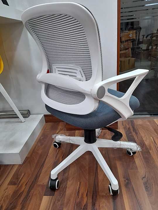 Office excutive chair uploaded by Mahajan Traders on 11/10/2020