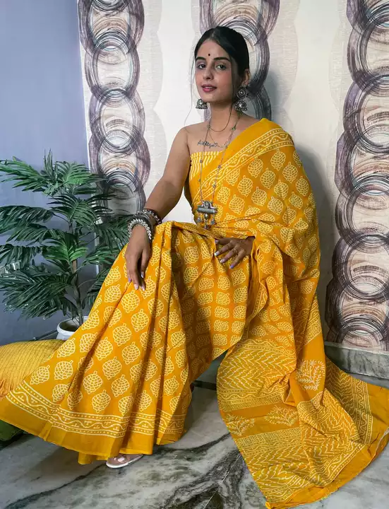 Malmal cotton sarees uploaded by business on 7/10/2022