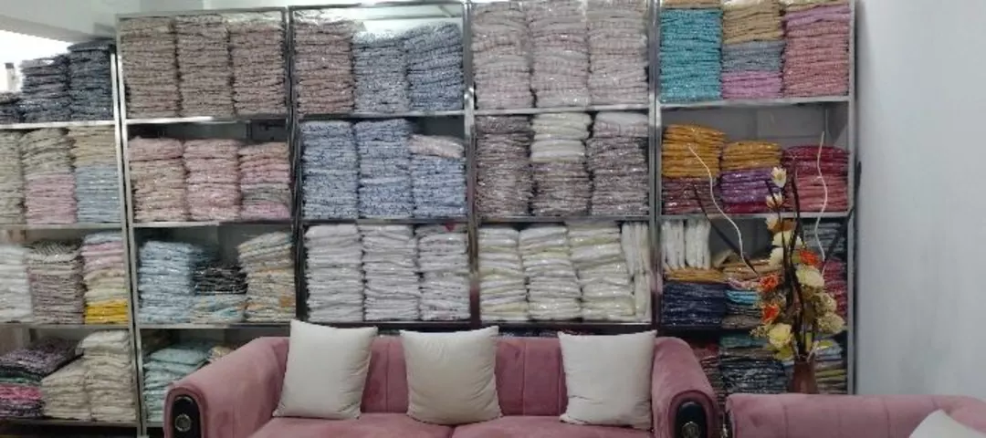 Warehouse Store Images of Redimet garment