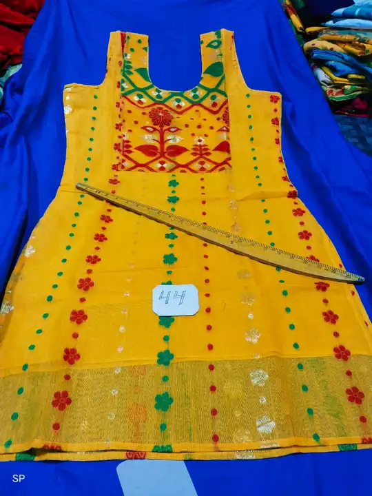 good quality handloom hand weaving jamdani kurti uploaded by Bengal handloom saree manufacture on 7/11/2022