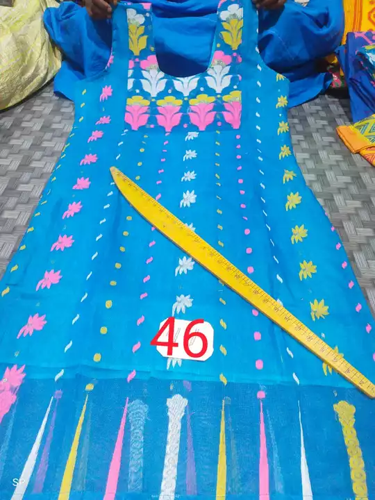 good quality handloom hand weaving jamdani kurti uploaded by Bengal handloom saree manufacture on 7/11/2022