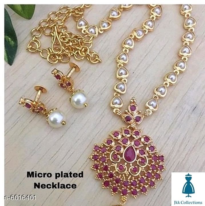 Post image Trendy Pearl Work temple Jewellery Sets

Base Metal: Alloy
Plating: Gold Plated
Stone Type: Cubic Zirconia
Sizing: Adjustable
Trend: Pearl
Type: Necklace and Earrings
Multipack: 1
Rs620+$hip