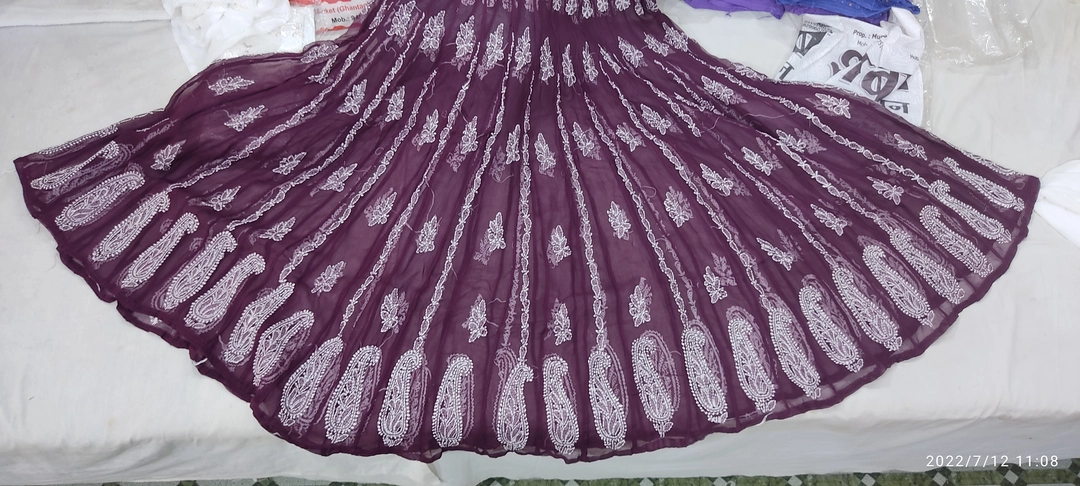 Post image zobia chikankari presents ..chikankari skirt with heavy flare.. available in 10 colours..no cod..
dm 4 price