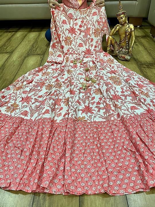 

Premium cotton  tier pettern gown with beautiful floral print ... 
with beautiful tassels..
Ha uploaded by Aggarwal fashion store  on 11/11/2020