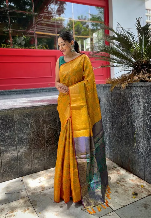 Designer Banarasi Silk Saree uploaded by Lookslady on 7/15/2022