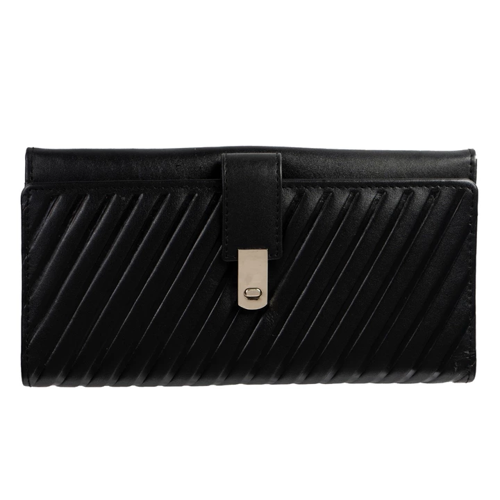 Post image Hey! Checkout my updated collection Leather ladies clutch.