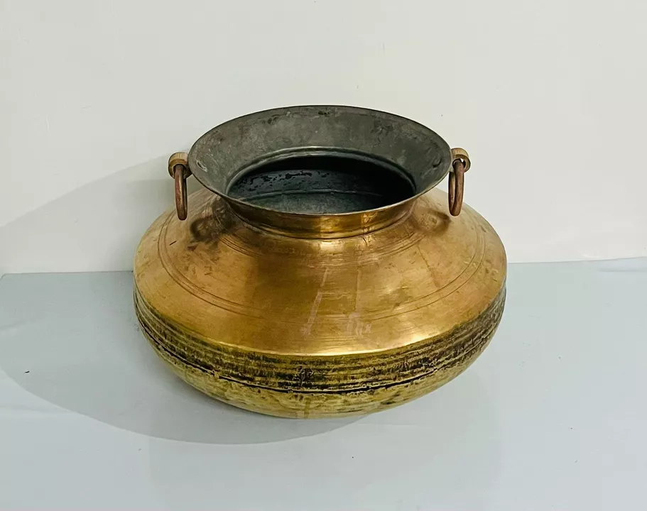 Old brass kitchan cooking pot  uploaded by Subham handicrafts on 7/18/2022