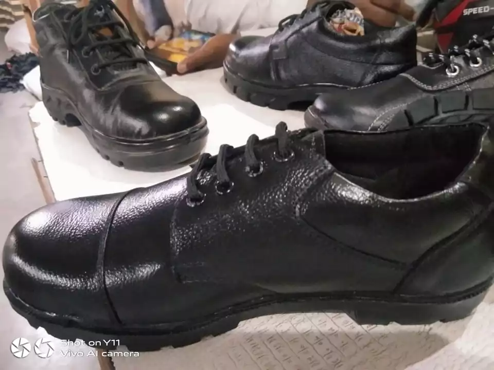 Post image Industrial safety shoes