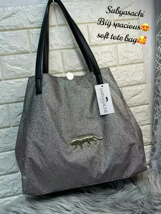 Tote handbag uploaded by Accura traders on 7/20/2022