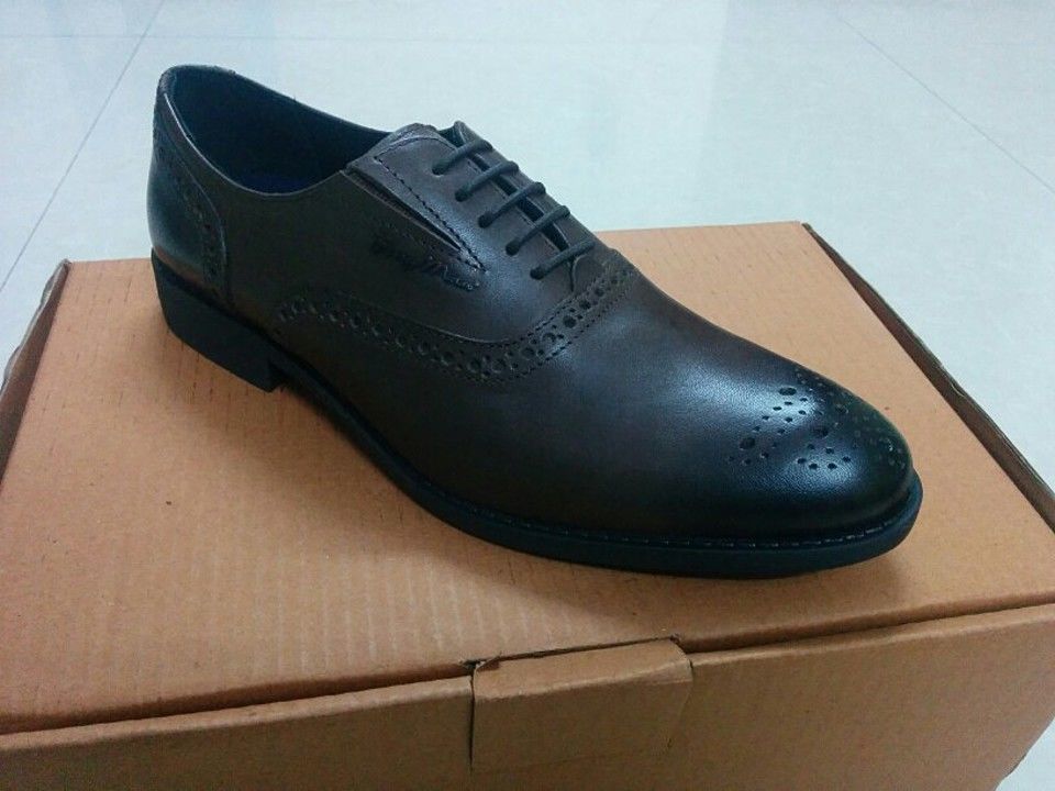 Men's semi casual shoes uploaded by business on 11/16/2020