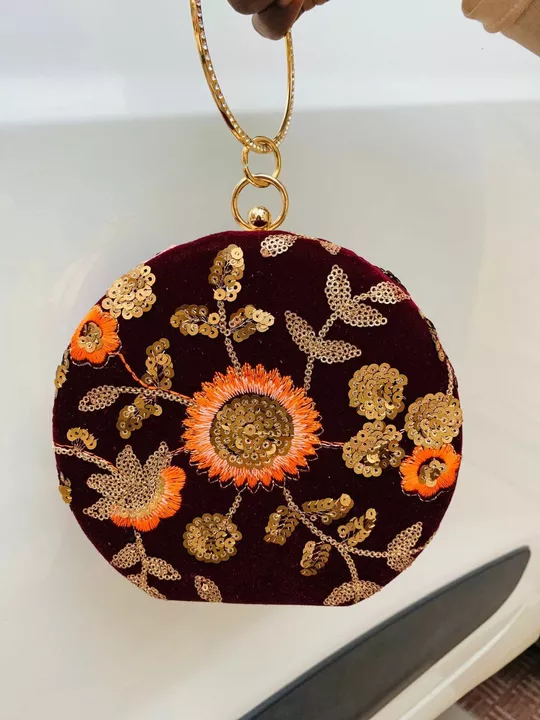 Beautiful highlighted round clutches  uploaded by RUKSAD's Collection on 7/23/2022