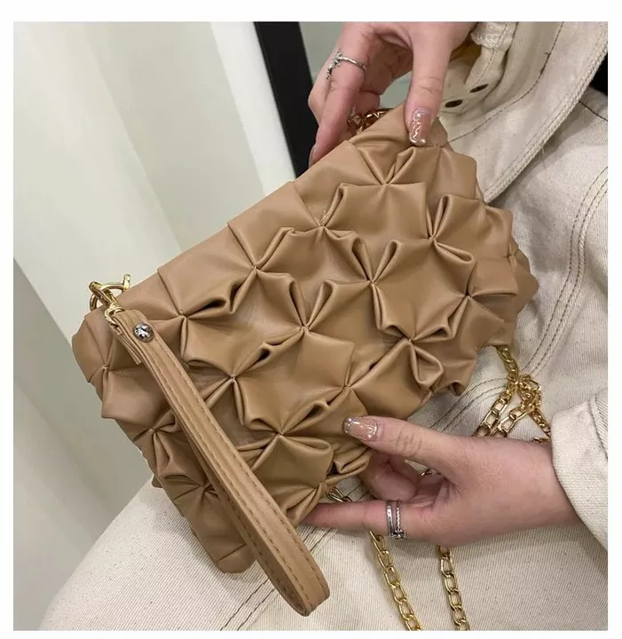 Post image Imported lady siling bag of good quality.Size 6 by 8
DM or WhatsApp for queries - 9850275754