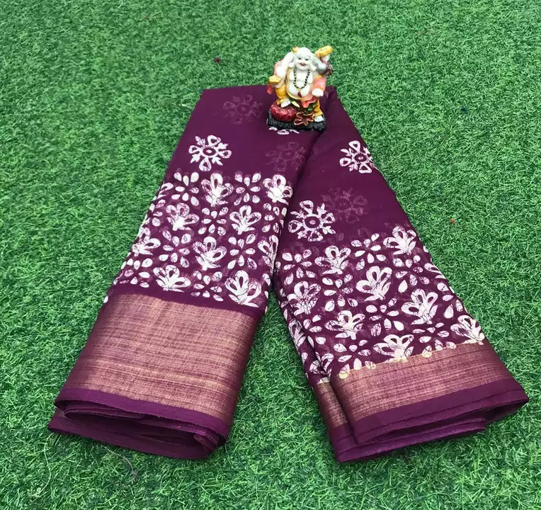 Ikkat flower print saree uploaded by business on 7/26/2022