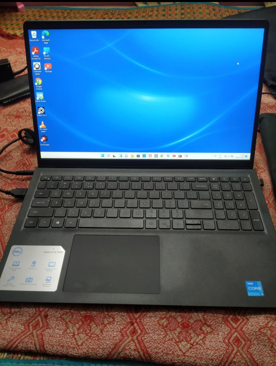 Post image Price = 13500/only
Free shipping and delivery all over India 
Cash on delivery also available 

Dell inspiration 15 3000 core i3 7th gen - (4gb / 1tb hdd/windows 11) 3567 2017 laptop 15.6

Body change laptop Model no 3567 Part no b566109WIN9 Model no 15 3567 Inspiron 15 3000 Color black Battery backup 4 to 6 hour Ssd no Windows 11 Processor i3 7th generation 