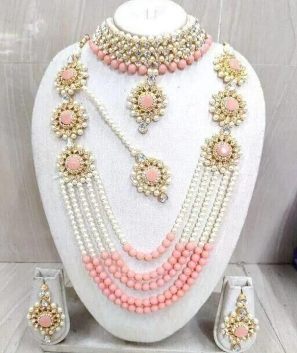 Post image Feminine Glittering Jewellery Sets
Base Metal: Alloy
Plating: Gold Plated
Stone Type: Cubic Zirconia/American Diamond
Sizing: Adjustable
Type: Necklace Earrings Maangtika
Multipack: 2 Necklaces (For J-Set)
*Price-550*
Free ship