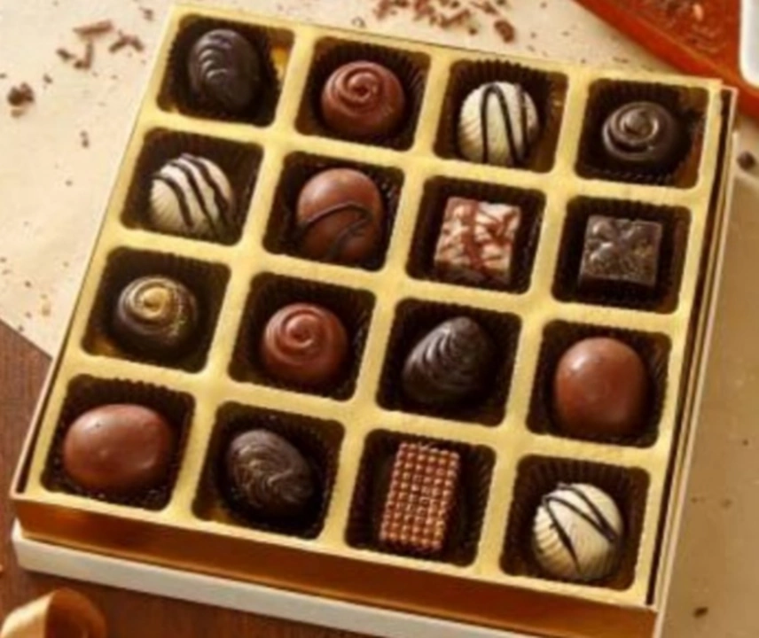 Post image Rakhi Chocolate gift box, 16 delicious chocolates for gifts. @ 480/- each.box...minimum qty 20No. For booking.email- guruprashadnuts@gmail.com