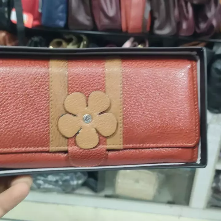 Pure leather purse for women uploaded by business on 7/28/2022