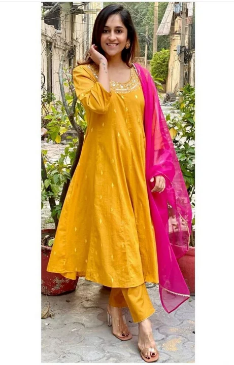 Product uploaded by Thebollywoodfashion on 7/28/2022