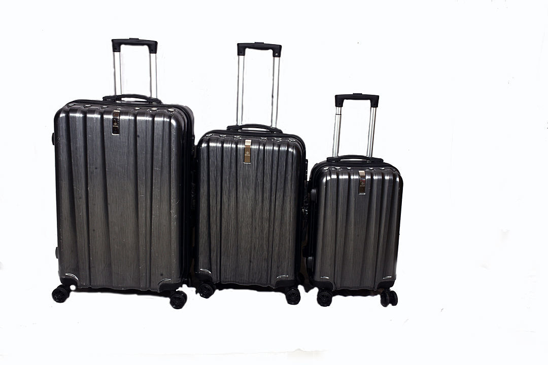 The 3pc set small medium and large of 360° spinner hard shell polycarbonate trolley suitcase  uploaded by Shree Salasar Exim on 11/19/2020
