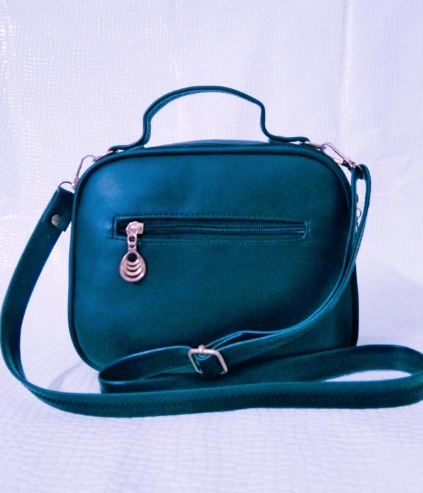 Black sling bag uploaded by Ih collection on 7/31/2022